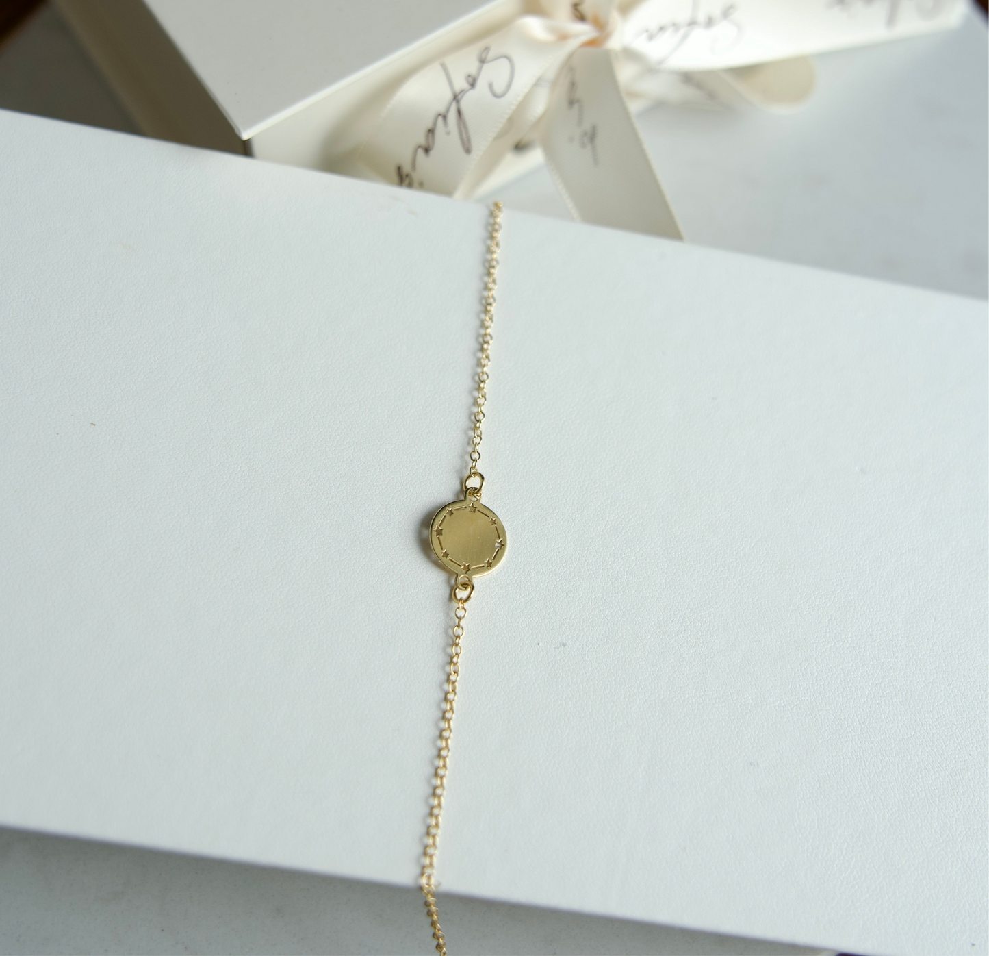 Circle star bracelet