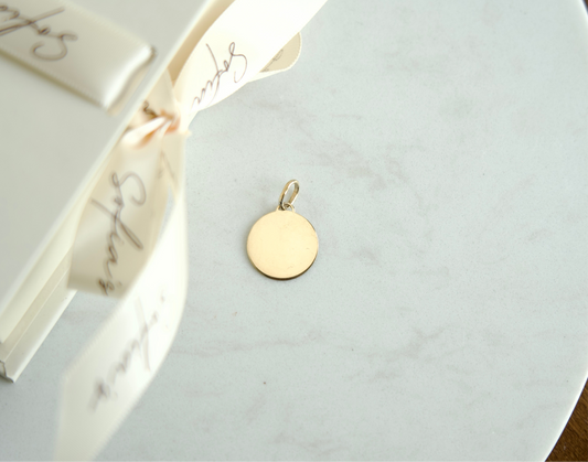 Maxi circle charm